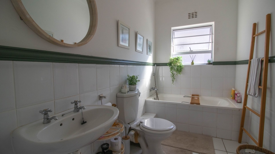6 Bedroom Property for Sale in Beacon Bay Eastern Cape
